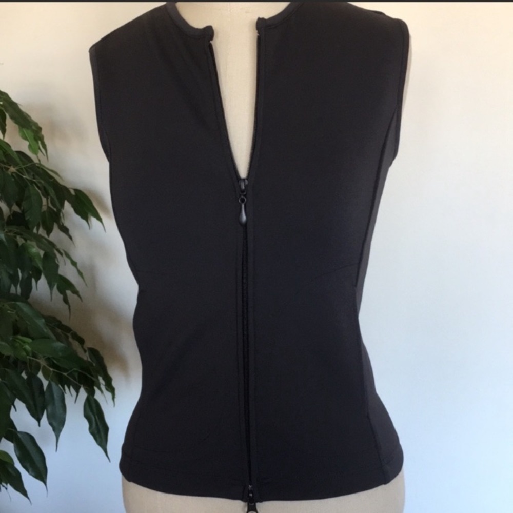Vintage Y2K gray zippered sleeveless vest top, form fitting, XS